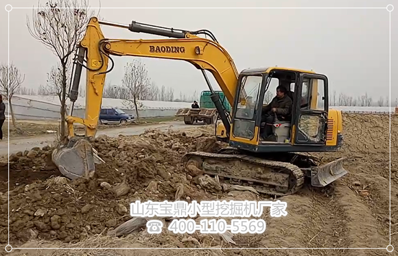 多个重大项目开工各厂家小型反铲挖掘机云集兰州
